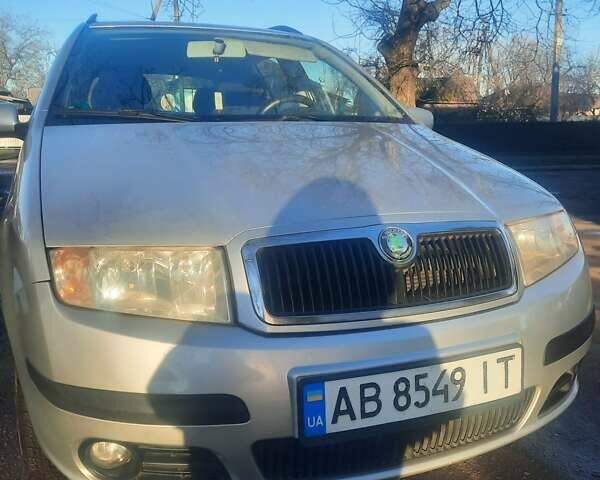 Серый Шкода Фабия, объемом двигателя 1.4 л и пробегом 290 тыс. км за 3950 $, фото 1 на Automoto.ua