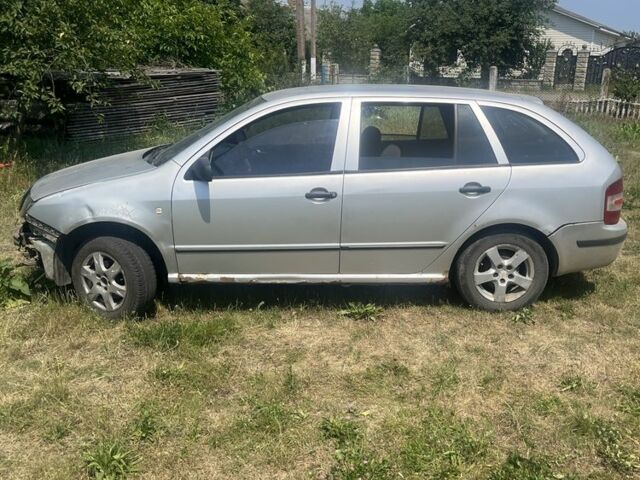Сірий Шкода Фабія, об'ємом двигуна 1.4 л та пробігом 123 тис. км за 1000 $, фото 1 на Automoto.ua