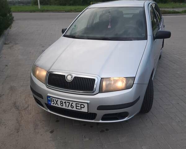 Сірий Шкода Фабія, об'ємом двигуна 1.39 л та пробігом 229 тис. км за 3500 $, фото 1 на Automoto.ua