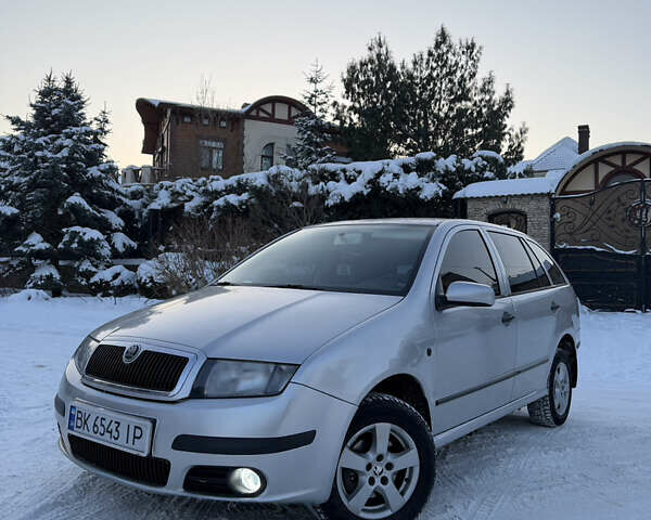 Серый Шкода Фабия, объемом двигателя 1.9 л и пробегом 288 тыс. км за 3950 $, фото 1 на Automoto.ua