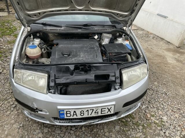 Сірий Шкода Фабія, об'ємом двигуна 1.4 л та пробігом 300 тис. км за 1850 $, фото 1 на Automoto.ua