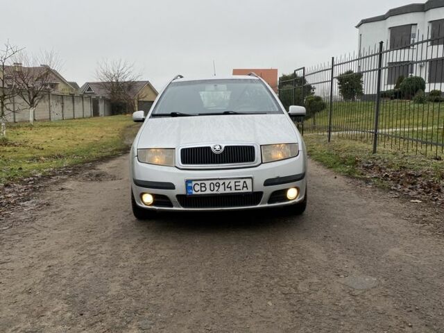 Серый Шкода Фабия, объемом двигателя 1.4 л и пробегом 230 тыс. км за 2800 $, фото 1 на Automoto.ua
