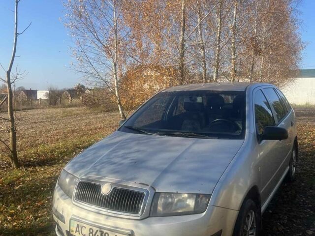 Сірий Шкода Фабія, об'ємом двигуна 1.4 л та пробігом 250 тис. км за 2800 $, фото 1 на Automoto.ua