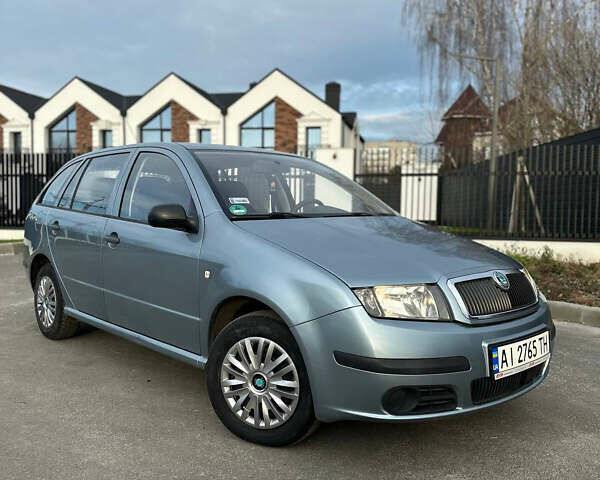 Серый Шкода Фабия, объемом двигателя 1.39 л и пробегом 224 тыс. км за 4500 $, фото 1 на Automoto.ua