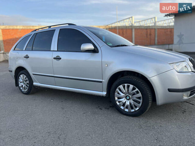 Серый Шкода Фабия, объемом двигателя 1.4 л и пробегом 220 тыс. км за 4650 $, фото 1 на Automoto.ua