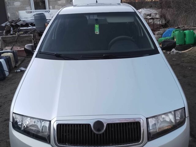 Сірий Шкода Фабія, об'ємом двигуна 1.2 л та пробігом 207 тис. км за 3200 $, фото 1 на Automoto.ua