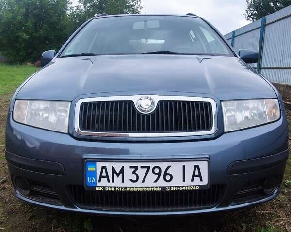 Серый Шкода Фабия, объемом двигателя 1.39 л и пробегом 191 тыс. км за 4550 $, фото 1 на Automoto.ua