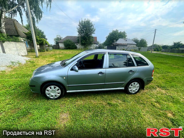 Серый Шкода Фабия, объемом двигателя 1.4 л и пробегом 233 тыс. км за 4000 $, фото 1 на Automoto.ua