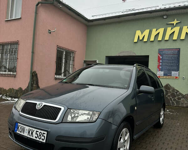 Сірий Шкода Фабія, об'ємом двигуна 1.4 л та пробігом 147 тис. км за 3870 $, фото 1 на Automoto.ua