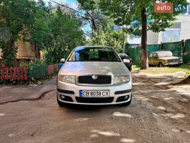 Серый Шкода Фабия, объемом двигателя 1.39 л и пробегом 296 тыс. км за 3600 $, фото 1 на Automoto.ua