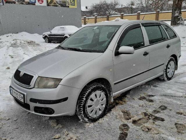 Серый Шкода Фабия, объемом двигателя 1.4 л и пробегом 200 тыс. км за 3100 $, фото 1 на Automoto.ua