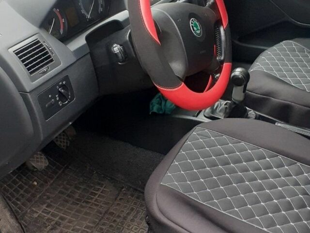 Серый Шкода Фабия, объемом двигателя 1.4 л и пробегом 188 тыс. км за 4199 $, фото 1 на Automoto.ua