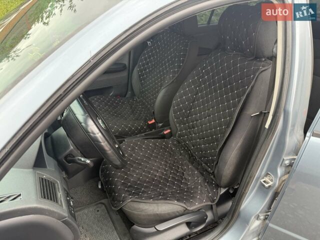 Сірий Шкода Фабія, об'ємом двигуна 1.4 л та пробігом 260 тис. км за 3650 $, фото 1 на Automoto.ua