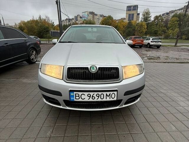 Серый Шкода Фабия, объемом двигателя 1.2 л и пробегом 163 тыс. км за 2750 $, фото 1 на Automoto.ua