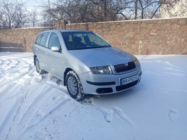 Сірий Шкода Фабія, об'ємом двигуна 1.2 л та пробігом 200 тис. км за 3600 $, фото 1 на Automoto.ua