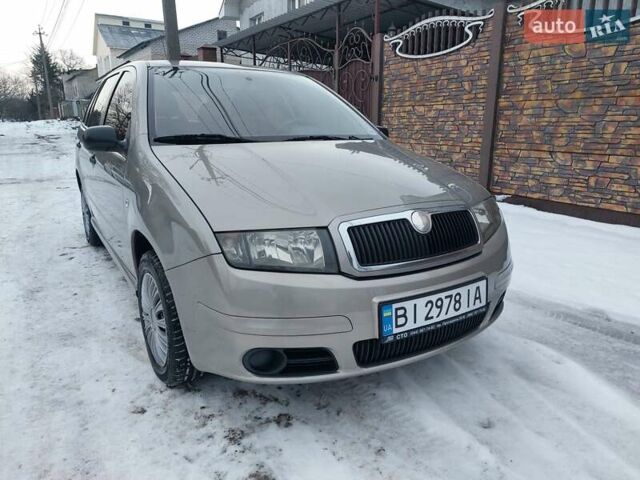 Сірий Шкода Фабія, об'ємом двигуна 1.2 л та пробігом 154 тис. км за 4399 $, фото 1 на Automoto.ua