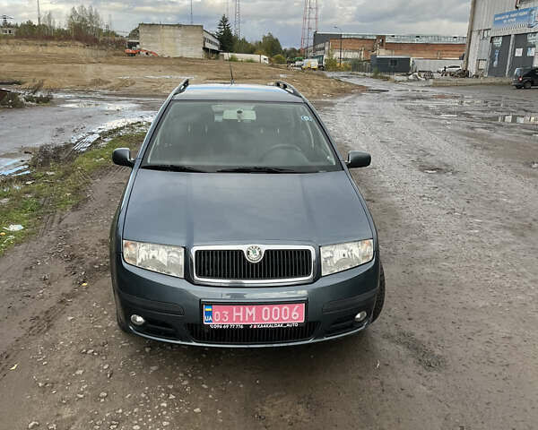 Сірий Шкода Фабія, об'ємом двигуна 1.4 л та пробігом 160 тис. км за 4500 $, фото 1 на Automoto.ua