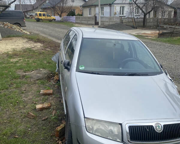 Сірий Шкода Фабія, об'ємом двигуна 1.4 л та пробігом 253 тис. км за 1300 $, фото 1 на Automoto.ua