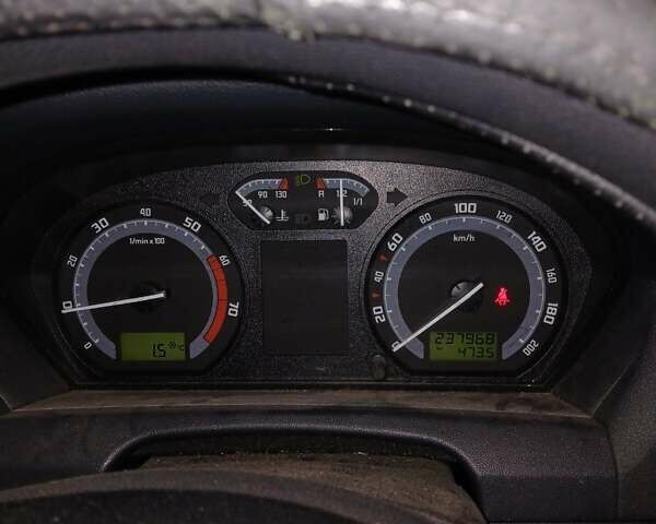 Серый Шкода Фабия, объемом двигателя 1.2 л и пробегом 238 тыс. км за 4000 $, фото 1 на Automoto.ua