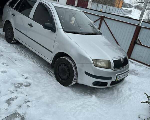 Сірий Шкода Фабія, об'ємом двигуна 1.2 л та пробігом 144 тис. км за 2999 $, фото 1 на Automoto.ua