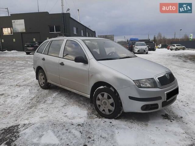 Сірий Шкода Фабія, об'ємом двигуна 1.2 л та пробігом 88 тис. км за 4300 $, фото 1 на Automoto.ua