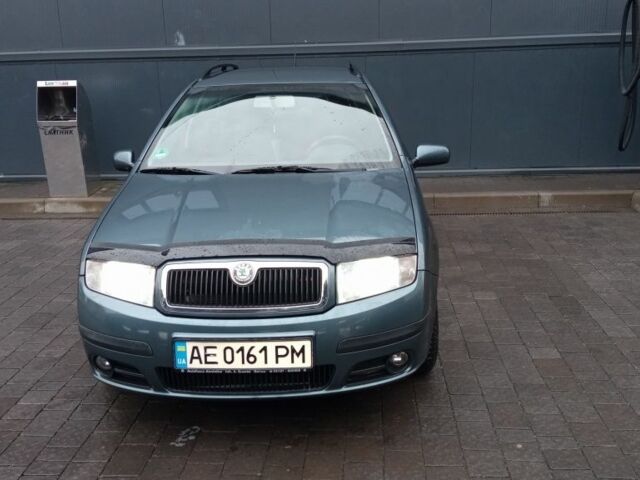 Серый Шкода Фабия, объемом двигателя 1.4 л и пробегом 198 тыс. км за 5200 $, фото 1 на Automoto.ua