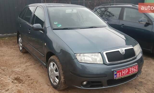 Серый Шкода Фабия, объемом двигателя 1.39 л и пробегом 155 тыс. км за 4650 $, фото 1 на Automoto.ua