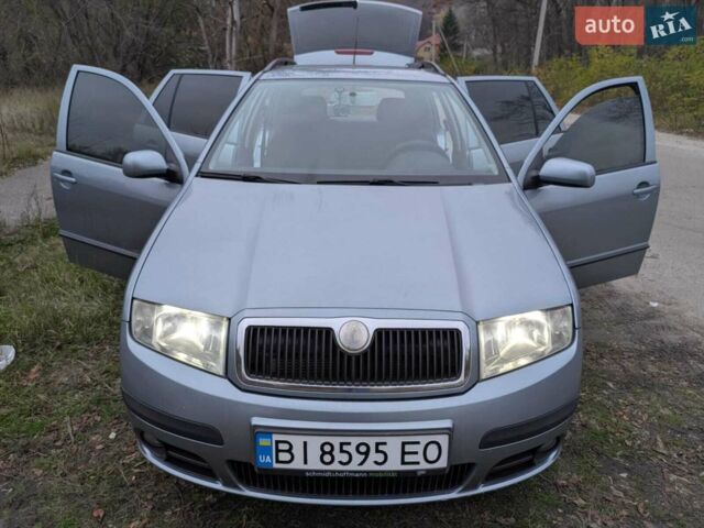 Сірий Шкода Фабія, об'ємом двигуна 1.39 л та пробігом 230 тис. км за 5000 $, фото 1 на Automoto.ua