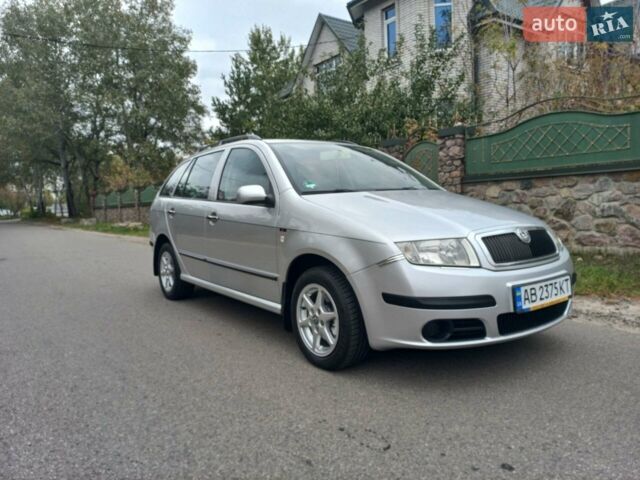 Сірий Шкода Фабія, об'ємом двигуна 1.39 л та пробігом 220 тис. км за 5200 $, фото 1 на Automoto.ua