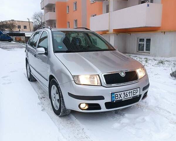 Серый Шкода Фабия, объемом двигателя 1.4 л и пробегом 208 тыс. км за 5300 $, фото 1 на Automoto.ua