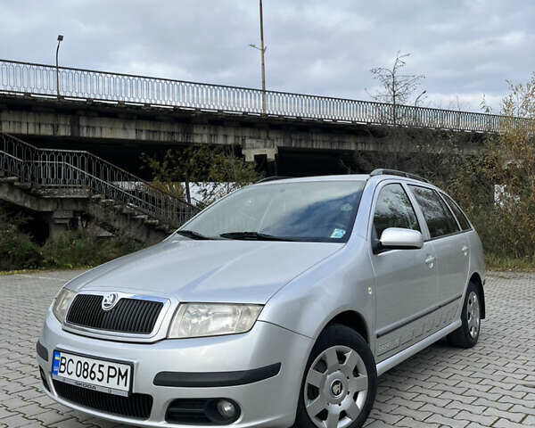 Сірий Шкода Фабія, об'ємом двигуна 1.39 л та пробігом 236 тис. км за 4200 $, фото 1 на Automoto.ua
