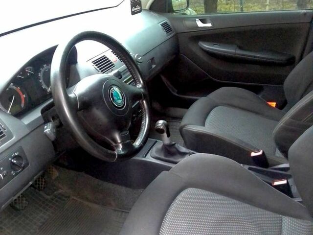 Сірий Шкода Фабія, об'ємом двигуна 1.4 л та пробігом 224 тис. км за 3500 $, фото 1 на Automoto.ua