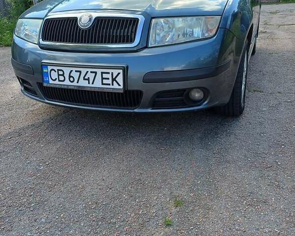 Серый Шкода Фабия, объемом двигателя 1.39 л и пробегом 261 тыс. км за 3999 $, фото 1 на Automoto.ua