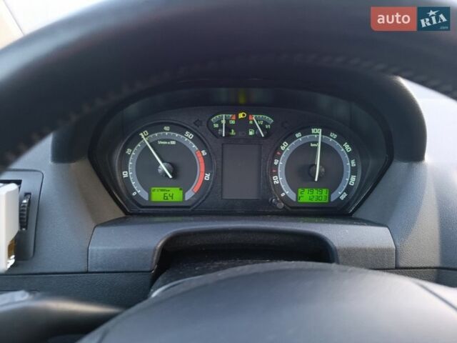 Серый Шкода Фабия, объемом двигателя 1.39 л и пробегом 222 тыс. км за 4500 $, фото 1 на Automoto.ua