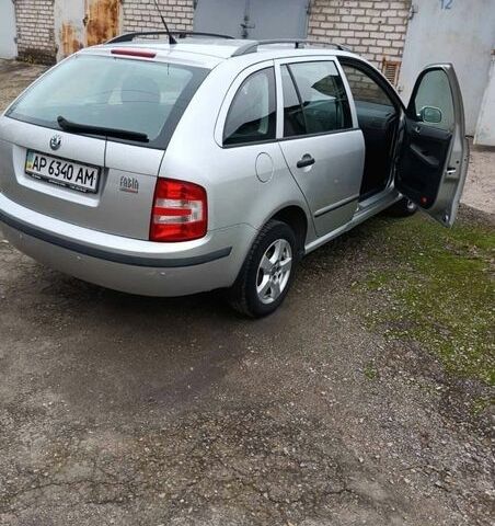 Сірий Шкода Фабія, об'ємом двигуна 1.39 л та пробігом 115 тис. км за 5200 $, фото 1 на Automoto.ua