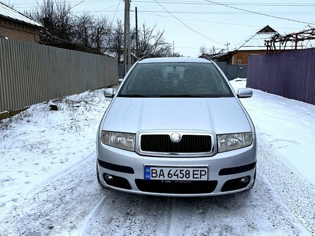 Серый Шкода Фабия, объемом двигателя 1.4 л и пробегом 1790 тыс. км за 4600 $, фото 1 на Automoto.ua