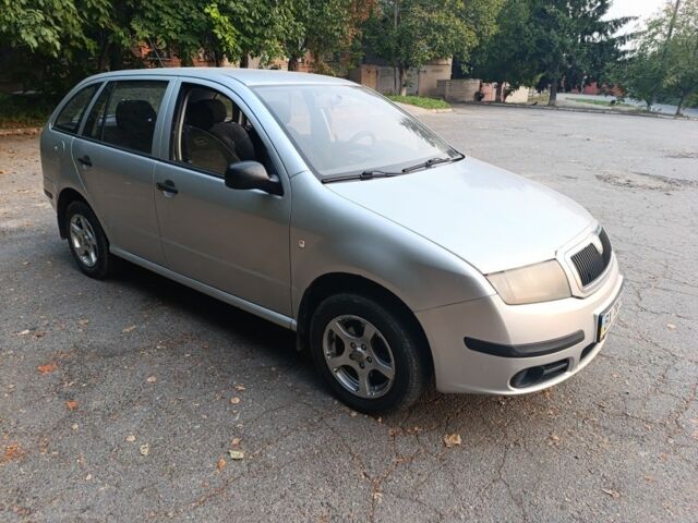 Серый Шкода Фабия, объемом двигателя 0 л и пробегом 179 тыс. км за 3299 $, фото 1 на Automoto.ua