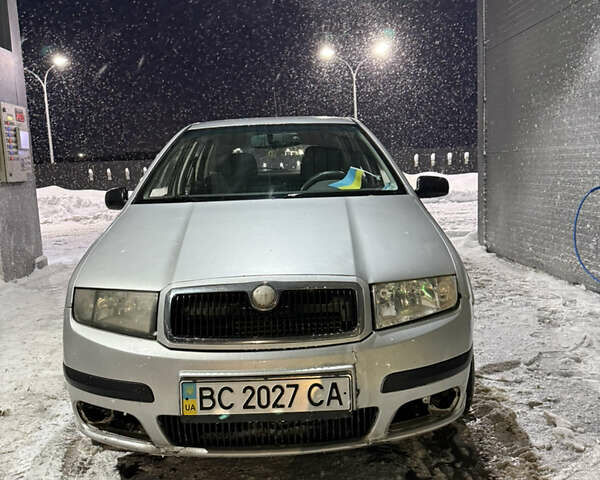 Серый Шкода Фабия, объемом двигателя 1.2 л и пробегом 340 тыс. км за 3000 $, фото 1 на Automoto.ua