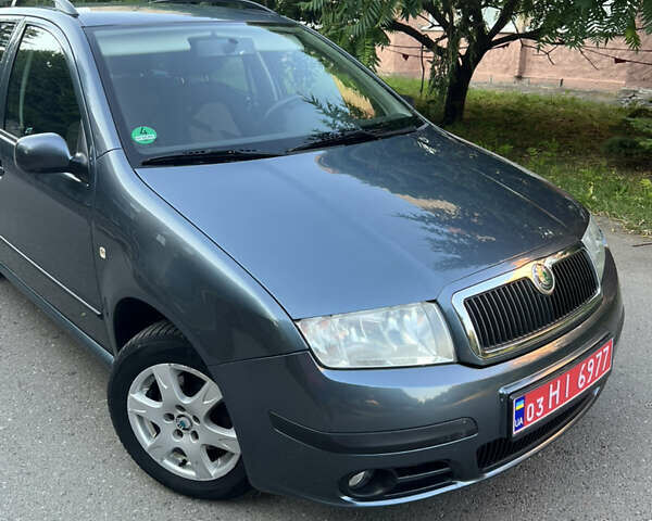 Сірий Шкода Фабія, об'ємом двигуна 0 л та пробігом 208 тис. км за 4700 $, фото 1 на Automoto.ua