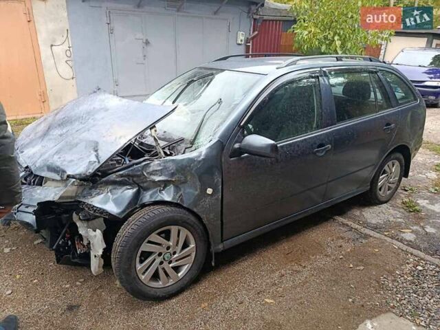 Сірий Шкода Фабія, об'ємом двигуна 1.39 л та пробігом 209 тис. км за 1500 $, фото 1 на Automoto.ua