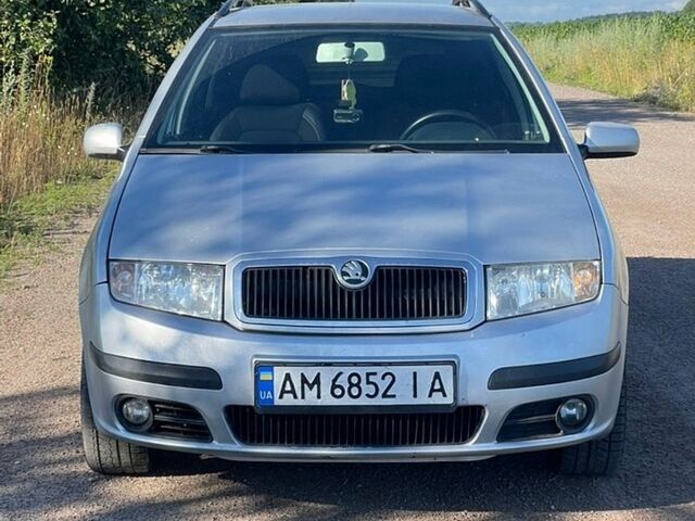 Сірий Шкода Фабія, об'ємом двигуна 1.39 л та пробігом 275 тис. км за 4300 $, фото 1 на Automoto.ua