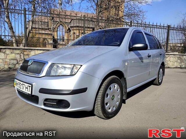 Серый Шкода Фабия, объемом двигателя 12 л и пробегом 182 тыс. км за 4600 $, фото 1 на Automoto.ua