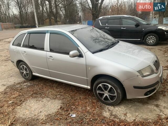 Серый Шкода Фабия, объемом двигателя 1.2 л и пробегом 321 тыс. км за 2700 $, фото 1 на Automoto.ua