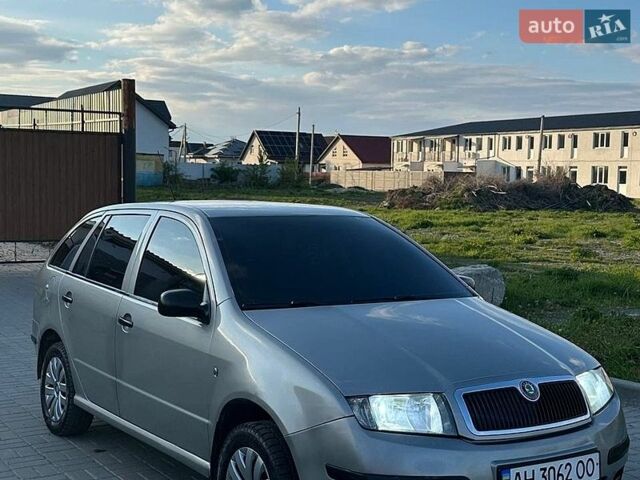 Серый Шкода Фабия, объемом двигателя 1.2 л и пробегом 223 тыс. км за 3600 $, фото 1 на Automoto.ua