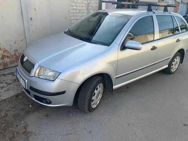 Серый Шкода Фабия, объемом двигателя 1.4 л и пробегом 253 тыс. км за 4900 $, фото 1 на Automoto.ua