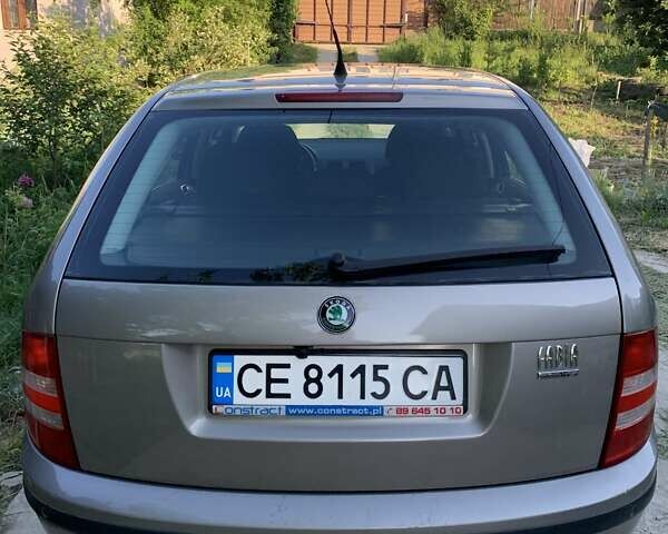 Сірий Шкода Фабія, об'ємом двигуна 1.39 л та пробігом 203 тис. км за 4500 $, фото 1 на Automoto.ua