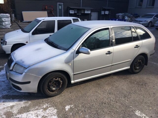 Серый Шкода Фабия, объемом двигателя 0 л и пробегом 350 тыс. км за 2200 $, фото 1 на Automoto.ua