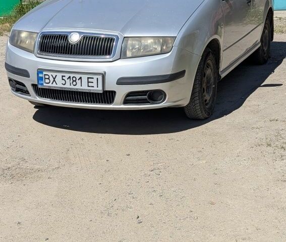 Сірий Шкода Фабія, об'ємом двигуна 1.2 л та пробігом 310 тис. км за 3204 $, фото 1 на Automoto.ua