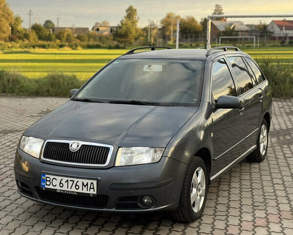 Сірий Шкода Фабія, об'ємом двигуна 1.39 л та пробігом 252 тис. км за 5200 $, фото 1 на Automoto.ua