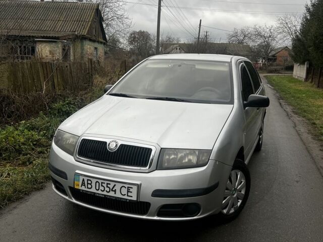 Серый Шкода Фабия, объемом двигателя 1.2 л и пробегом 205 тыс. км за 3500 $, фото 1 на Automoto.ua